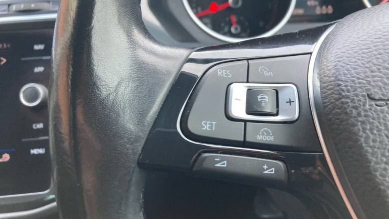 Volkswagen Tiguan 1.4 TSi 125 SE Nav 5dr Petrol Estate